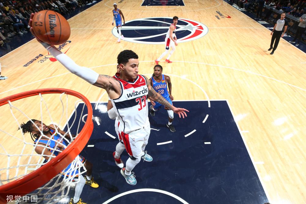 现出浓厚的 现出浓厚的