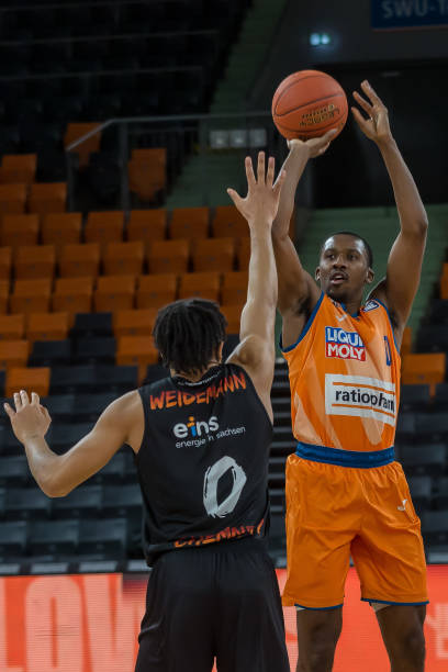 他可以利用 他可以利用